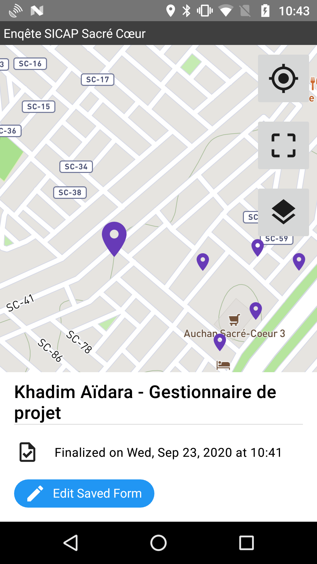 The map for a form with title "Enquête SICAP Sacré Coeur." Several saved and finalized forms are shown as purple markers. One filled form is selected and its description is provided at the bottom of the screen. It says "Khadim Aïdara - Gestionnaire de projet" followed by the finalization time and a button to edit the saved form.